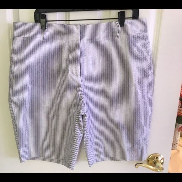 NWOT Doncaster Seersucker Long Dress Shorts Sz 16 - Picture 1 of 12
